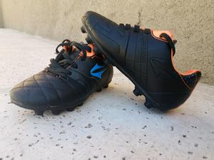 botines futbol niño TOPPER sin usar n 28