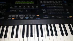 Vendo excelente teclado Roland E-70