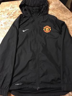 campera Manchester United talle M