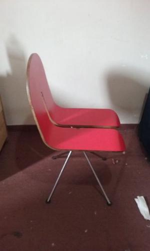 Juego de sillas modernas