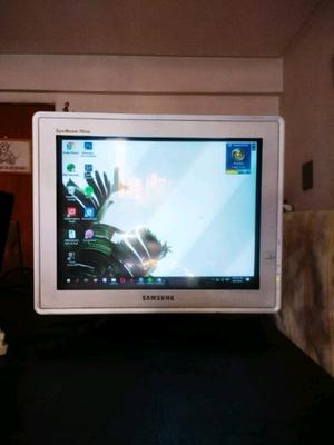 Monitor Samsung usado.