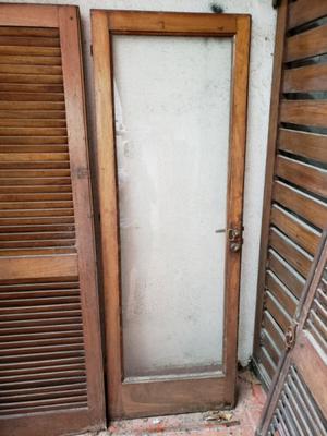 Puerta balcon de madera