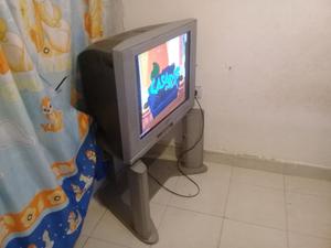 Tv sanyo 29 con mesita