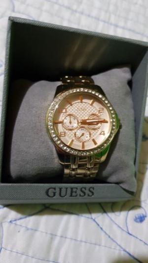 Reloj Guess impecable