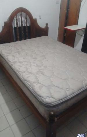 Vendo urgente cama algarrobo