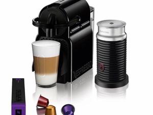 Nespresso Inissia Black + Aeroccino + 14 cápsulas