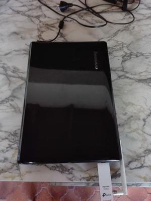 Notebook Lenovo con cargador