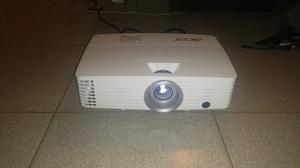 Vendo proyector ACER  impecable
