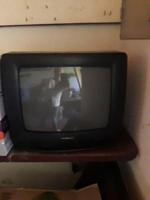 2 Televisores antiguos