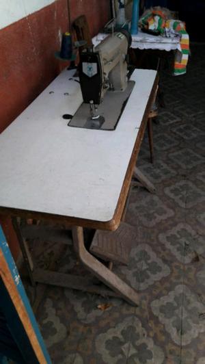 Máquina de coser industrial