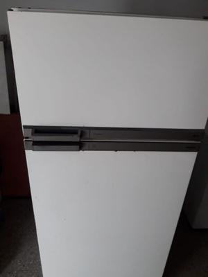Heladera Philips Arb357 con Freezer
