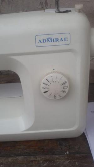 Maquina de coser Admiral en excelente estado