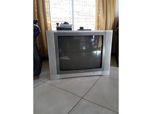 Televisor 29´ pantalla plana Telefunken stereo impecable