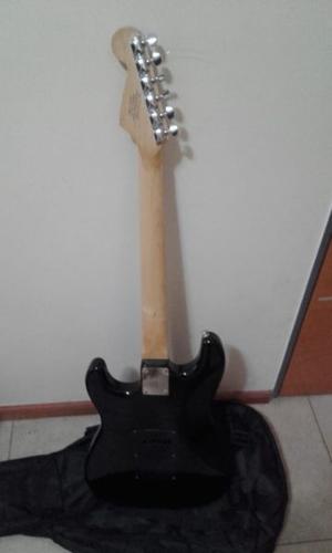 Guitarra Squier Stratocaster Bullet Strat