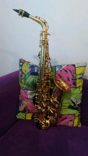 Saxofón excelente estado