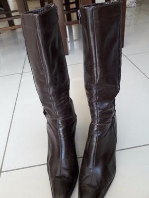 BOTAS MARRONES DE CUERO. Nª39