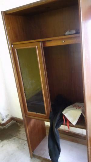 mueble cristalero de 1.60 x 1.20