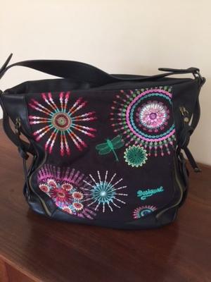 Cartera Desigual bordada