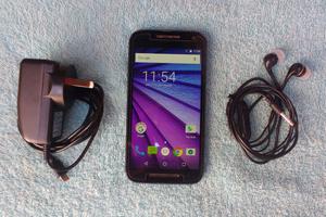 Moto G3, libre con accesorios