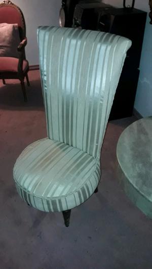 SILLÓN ANTIGUO LÍQUIDO