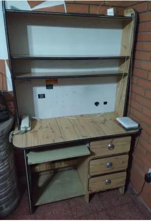 Mueble para PC usado