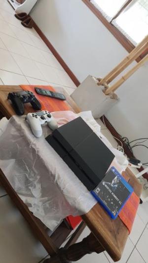 PlayStation 4 + juegos + ps4plus + 2 controllers