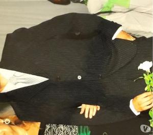 Vendo traje (con pantalon) talle 44 cel. 