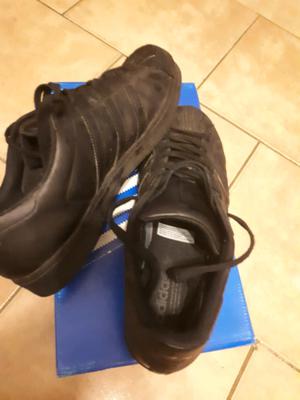 Vendo zapatillas adidas talle 42