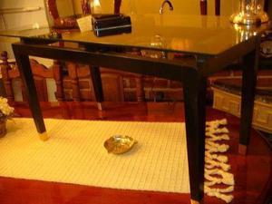 mesa ratona de vidrio y madera maciza con apliques de