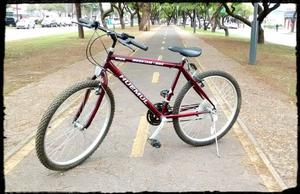 Bicicleta todo terreno R 26 con 18 velocidades.