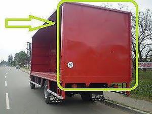 Vendo Panel trasero de caja gaseosera de camión, usado en