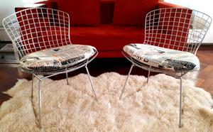Par de sillas Bertoia originales restauradas con almohadón