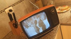 Tv Antiguo Philco Naranja s/ Sonido - Vintage - Zona GralPaz