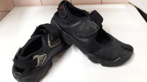 Zapatillas dedo partido negras N°35