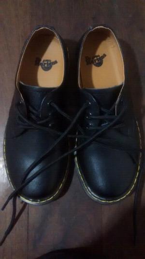 Zapatos Dr Martens T.35