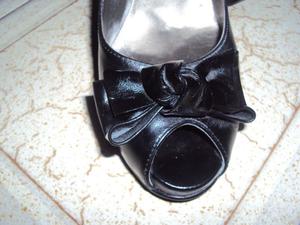 Zapatos de vestir clasicos con moño N°35 negros,