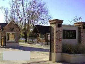 Pilar. Venta de excelente lote de 3.036 m2 Barrio Farm Club.