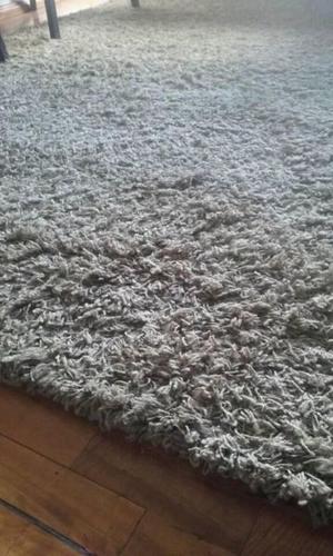 hermosa alfombra de lana y muy grande