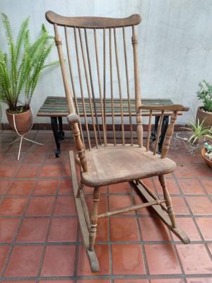 Antigua silla mecedora sillón windsor madera maciza