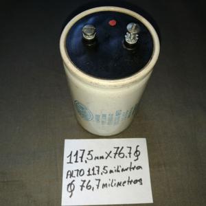 Capacitor  Mfd, 7,5 V.dc  X Diam. 76,7 Mm. made