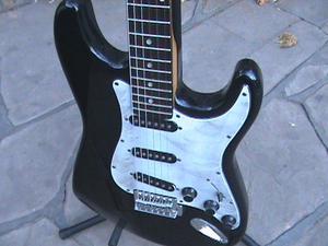 Guitarra Eléctrica Mirrs Stratocaster......