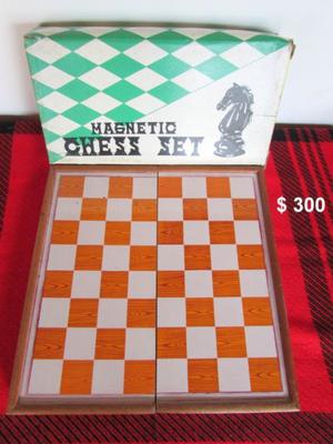 Juego de ajedrez magnético. (9-B11)