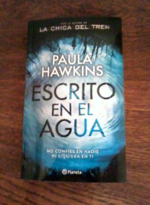 Libro "Escrito en el agua" de Paula Hawkins