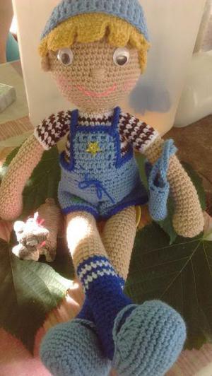 Muñeco imitación de Adamek. Amigurumi. Crochet