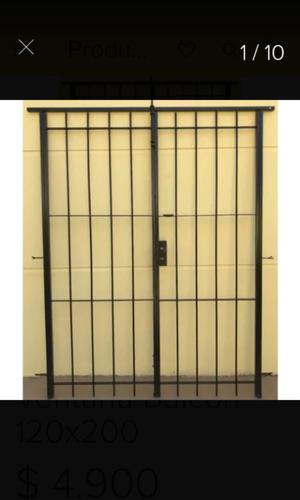 Puerta reja con cerradura