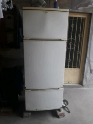 Vendo heladera grande.