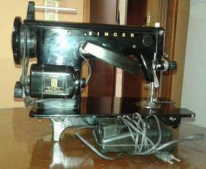 Máquina de coser Singer antigua