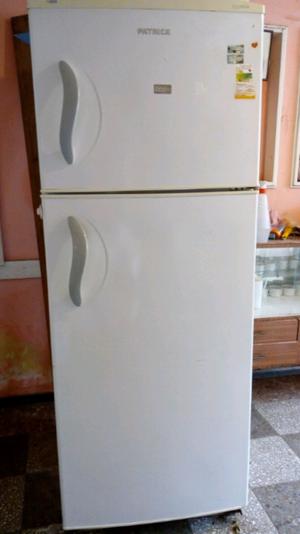 Se vende heladera Patrick con Freezer