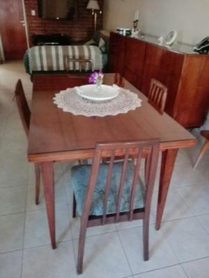 VENDO MESA DE MADERA MACISA, EXTENSIBLE CON VIDRIO PROTECTOR