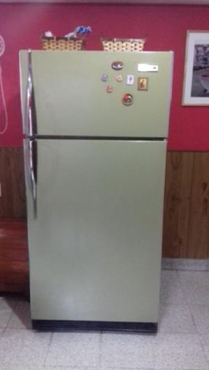 Heladera con freezer